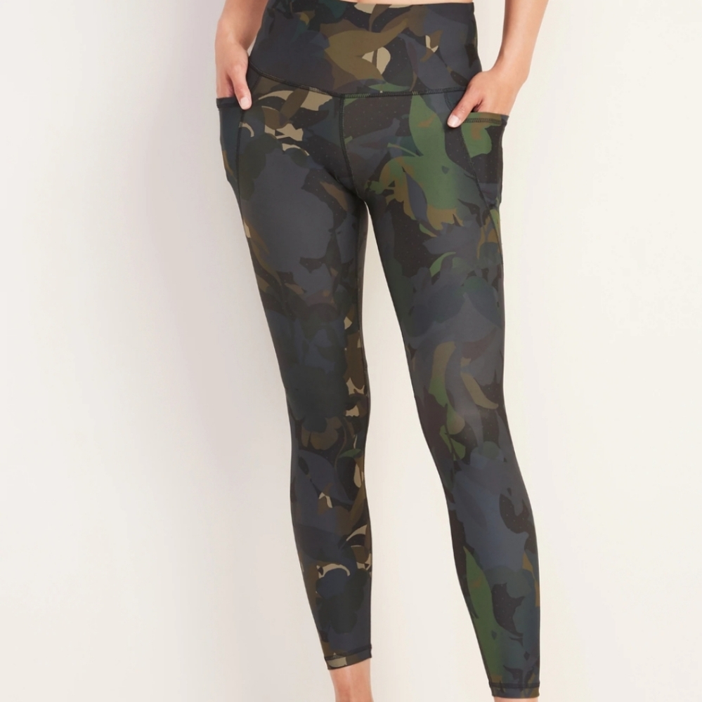Old Navy camo elevate leggings